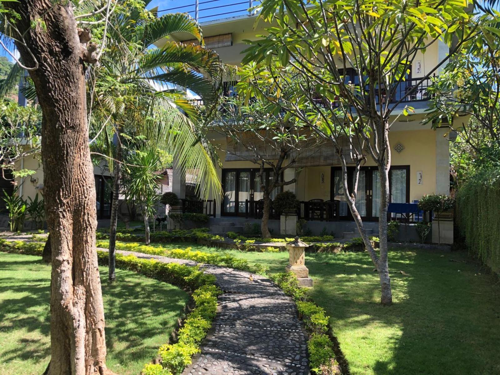 Bintang 3* Amed